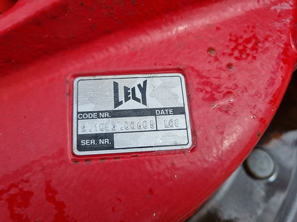 Chris Atkin & Son Ltd - Lely Hibiscus 485S
